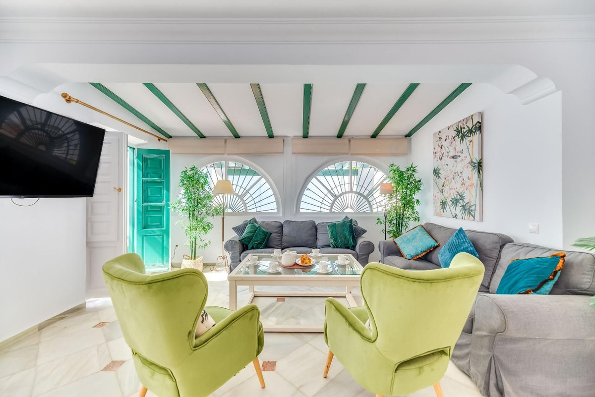 5 Bed Townhouse for sale in Nueva Andalucía Costa Del Sol, Málaga, Spain
