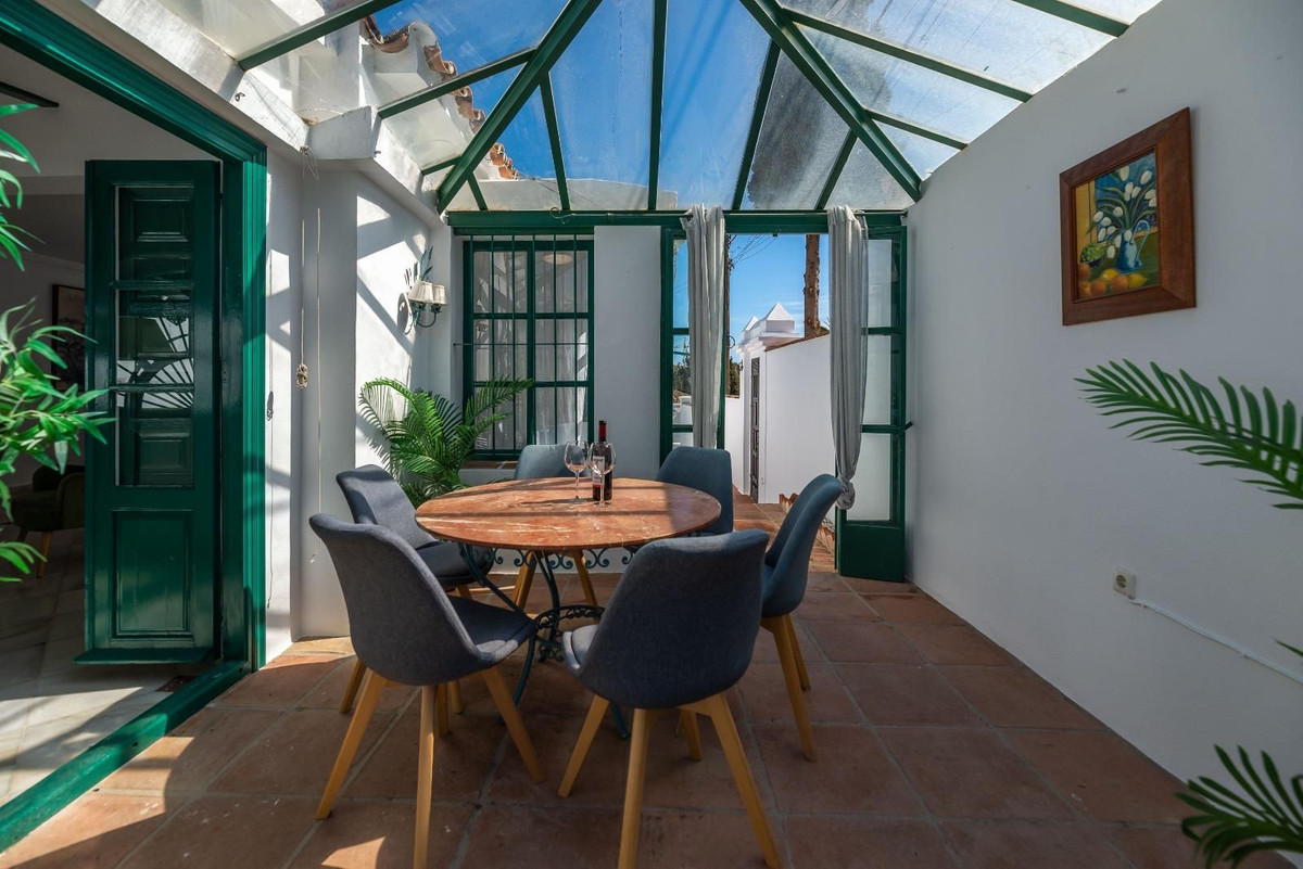 5 Bed Townhouse for sale in Nueva Andalucía Costa Del Sol, Málaga, Spain