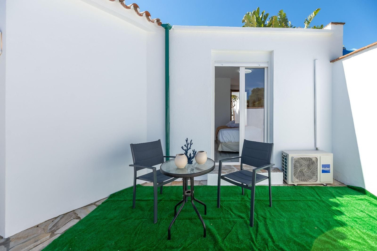 5 Bed Townhouse for sale in Nueva Andalucía Costa Del Sol, Málaga, Spain