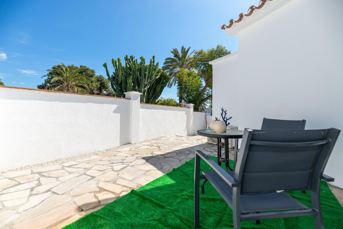 5 Bed Townhouse for sale in Nueva Andalucía Costa Del Sol, Málaga, Spain