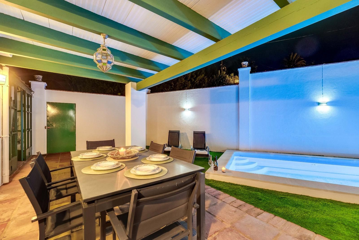 5 Bed Townhouse for sale in Nueva Andalucía Costa Del Sol, Málaga, Spain