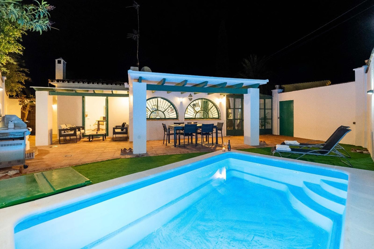 5 Bed Townhouse for sale in Nueva Andalucía Costa Del Sol, Málaga, Spain