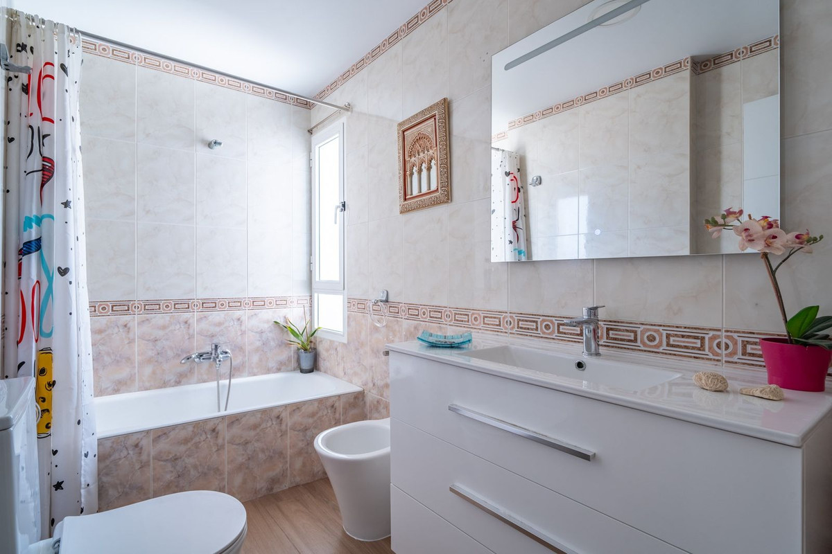 4 Bed Apartment for sale in El Palo Málaga Ciudad, Málaga, Spain