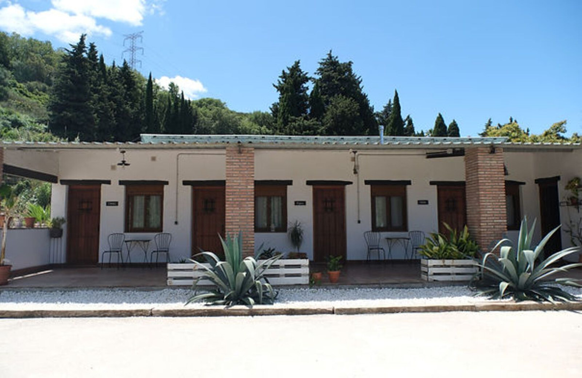 6 Bed Townhouse for sale in Casares Costa Del Sol, Málaga, Spain