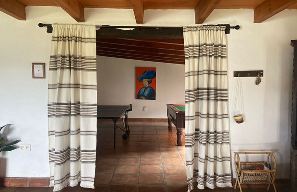 6 Bed Townhouse for sale in Casares Costa Del Sol, Málaga, Spain