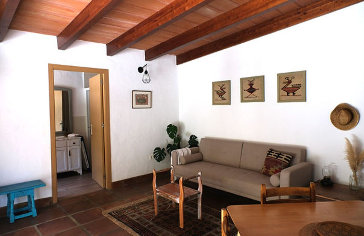 6 Bed Townhouse for sale in Casares Costa Del Sol, Málaga, Spain
