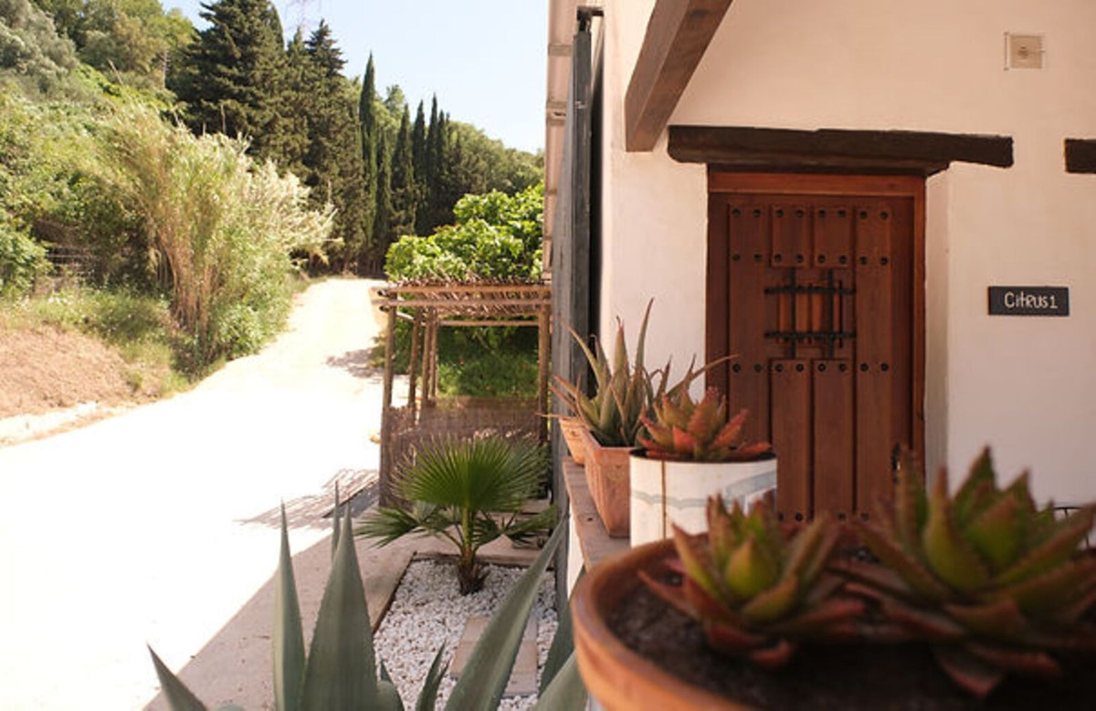 6 Bed Townhouse for sale in Casares Costa Del Sol, Málaga, Spain