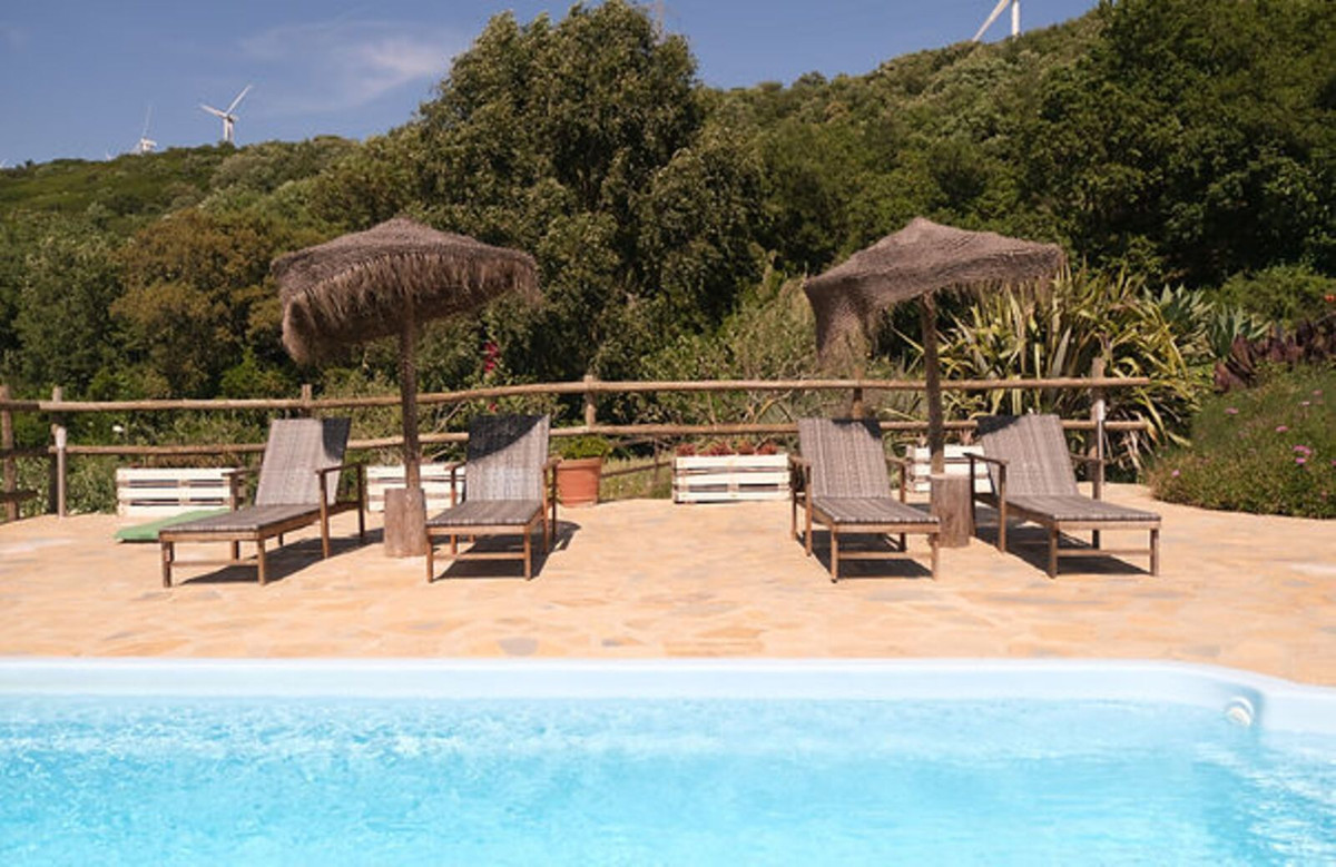 6 Bed Townhouse for sale in Casares Costa Del Sol, Málaga, Spain
