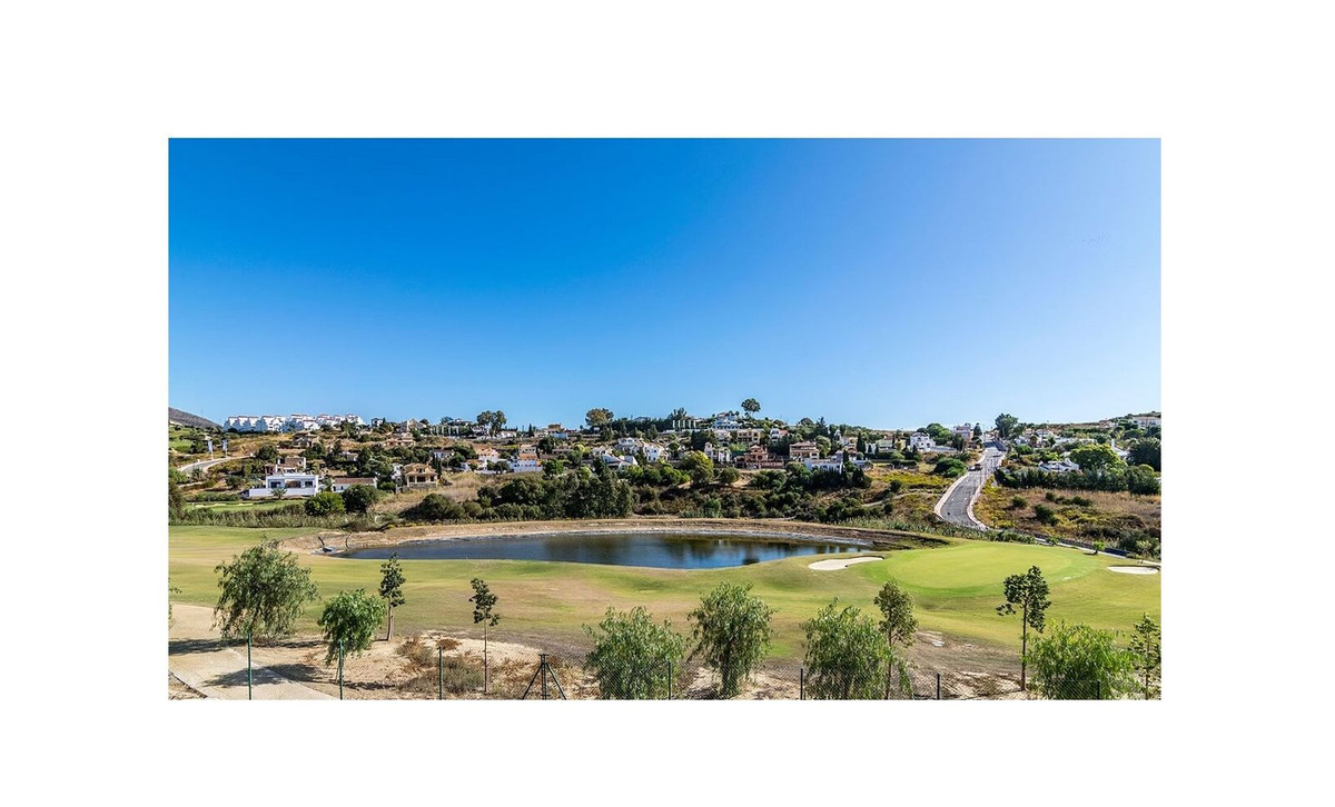 2 Bed Apartment for sale in Estepona Costa Del Sol, Málaga, Spain