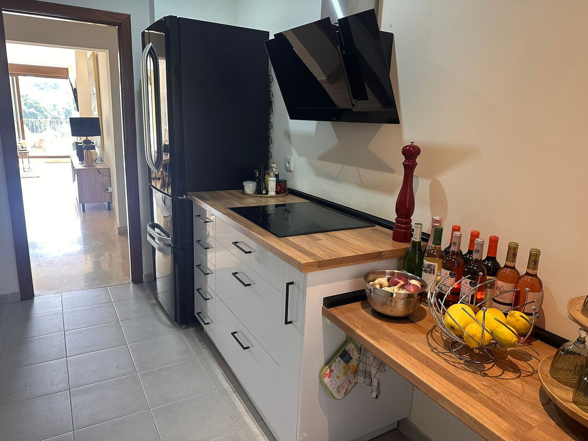 2 Bed Apartment for sale in Estepona Costa Del Sol, Málaga, Spain