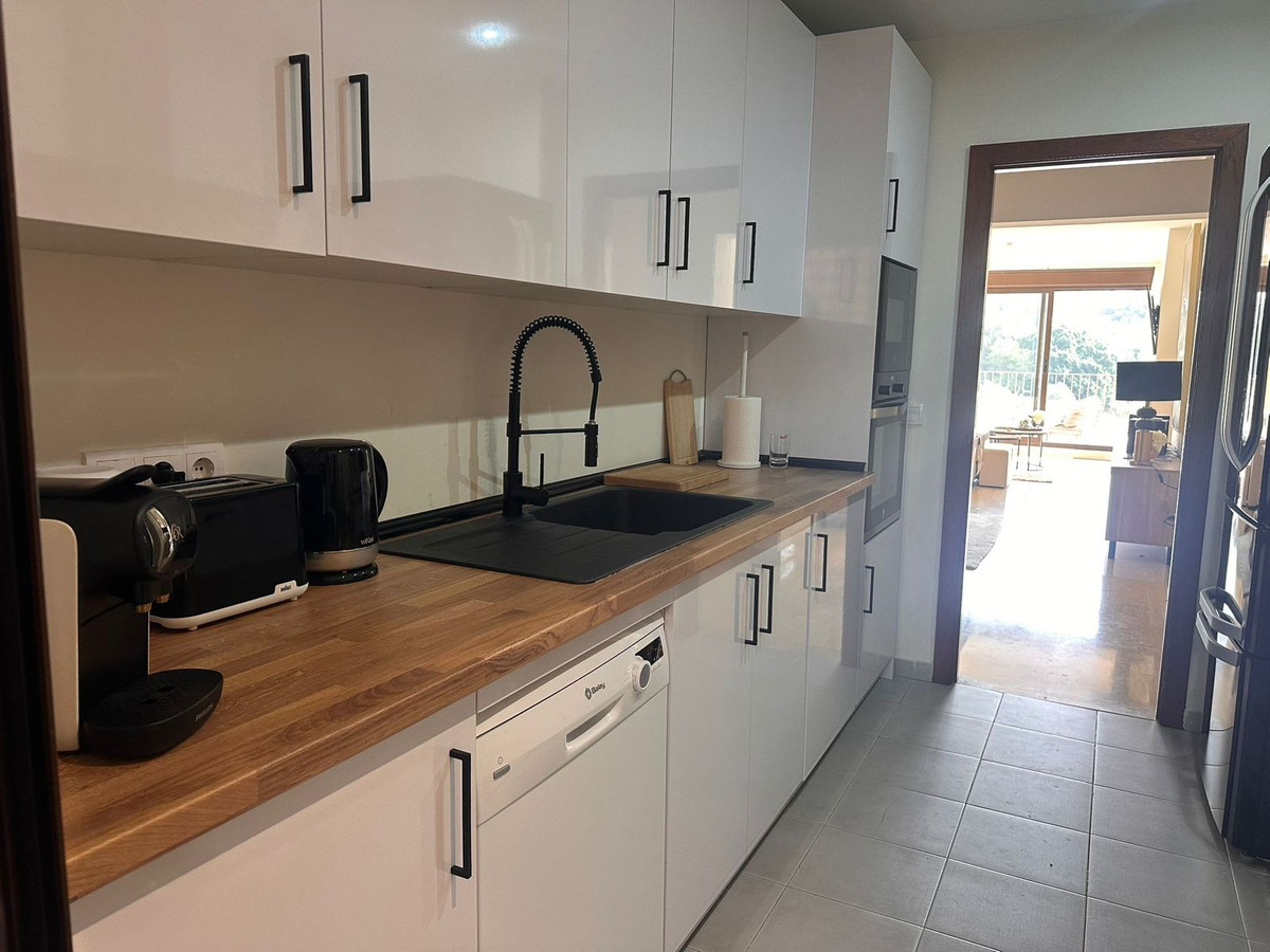 2 Bed Apartment for sale in Estepona Costa Del Sol, Málaga, Spain