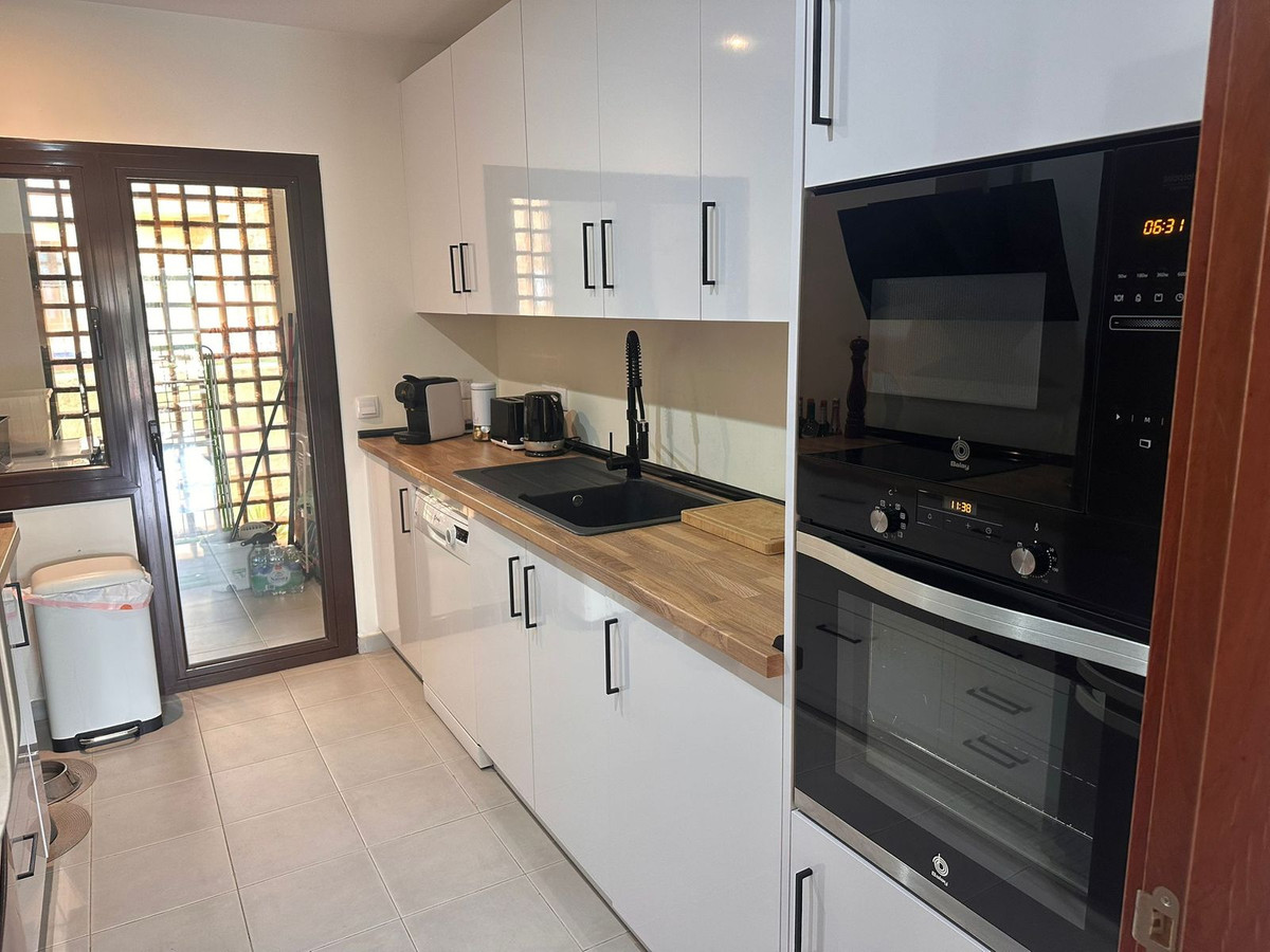 2 Bed Apartment for sale in Estepona Costa Del Sol, Málaga, Spain