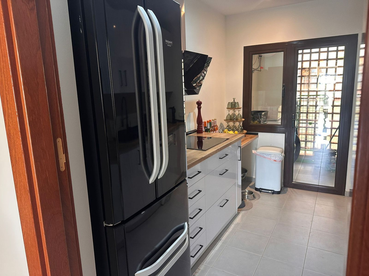 2 Bed Apartment for sale in Estepona Costa Del Sol, Málaga, Spain