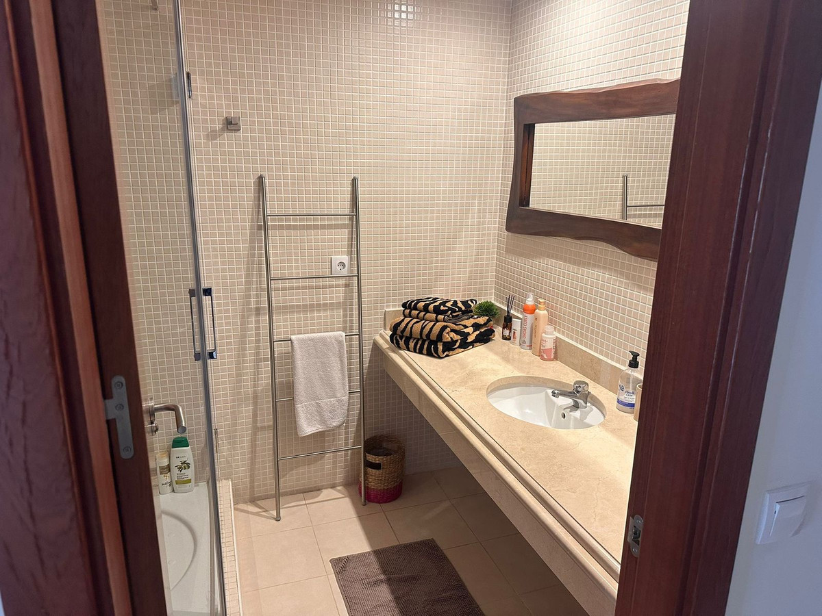 2 Bed Apartment for sale in Estepona Costa Del Sol, Málaga, Spain