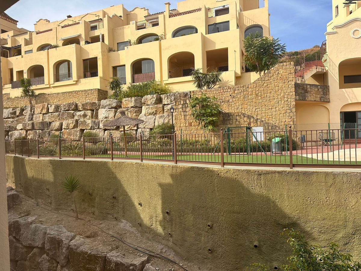 2 Bed Apartment for sale in Estepona Costa Del Sol, Málaga, Spain