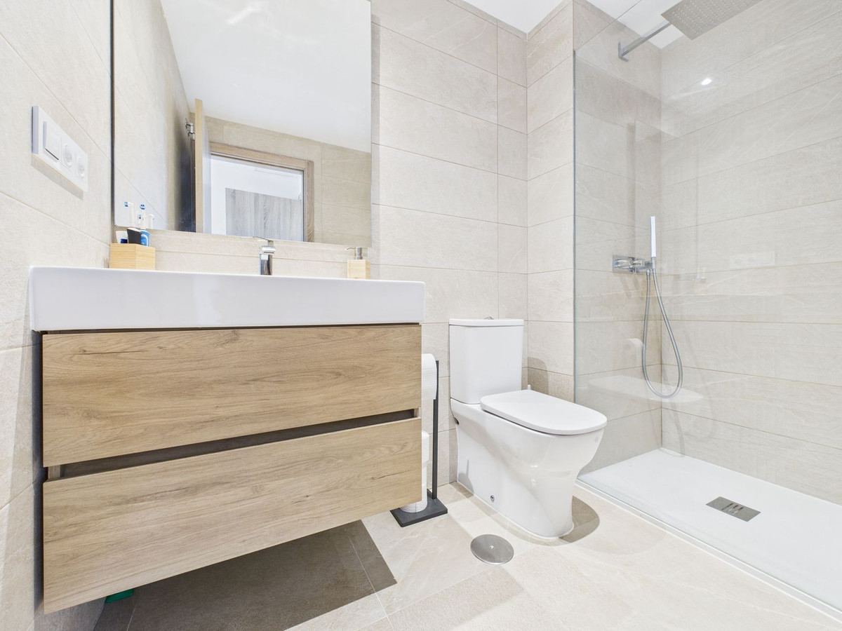 2 Bed Apartment for sale in Estepona Costa Del Sol, Málaga, Spain