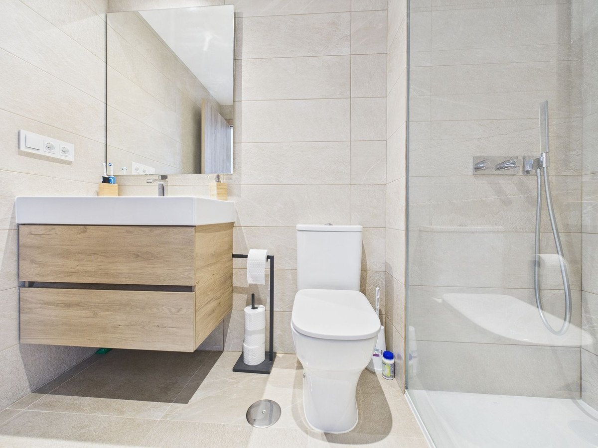 2 Bed Apartment for sale in Estepona Costa Del Sol, Málaga, Spain