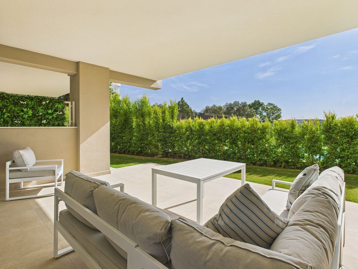 2 Bed Apartment for sale in Estepona Costa Del Sol, Málaga, Spain