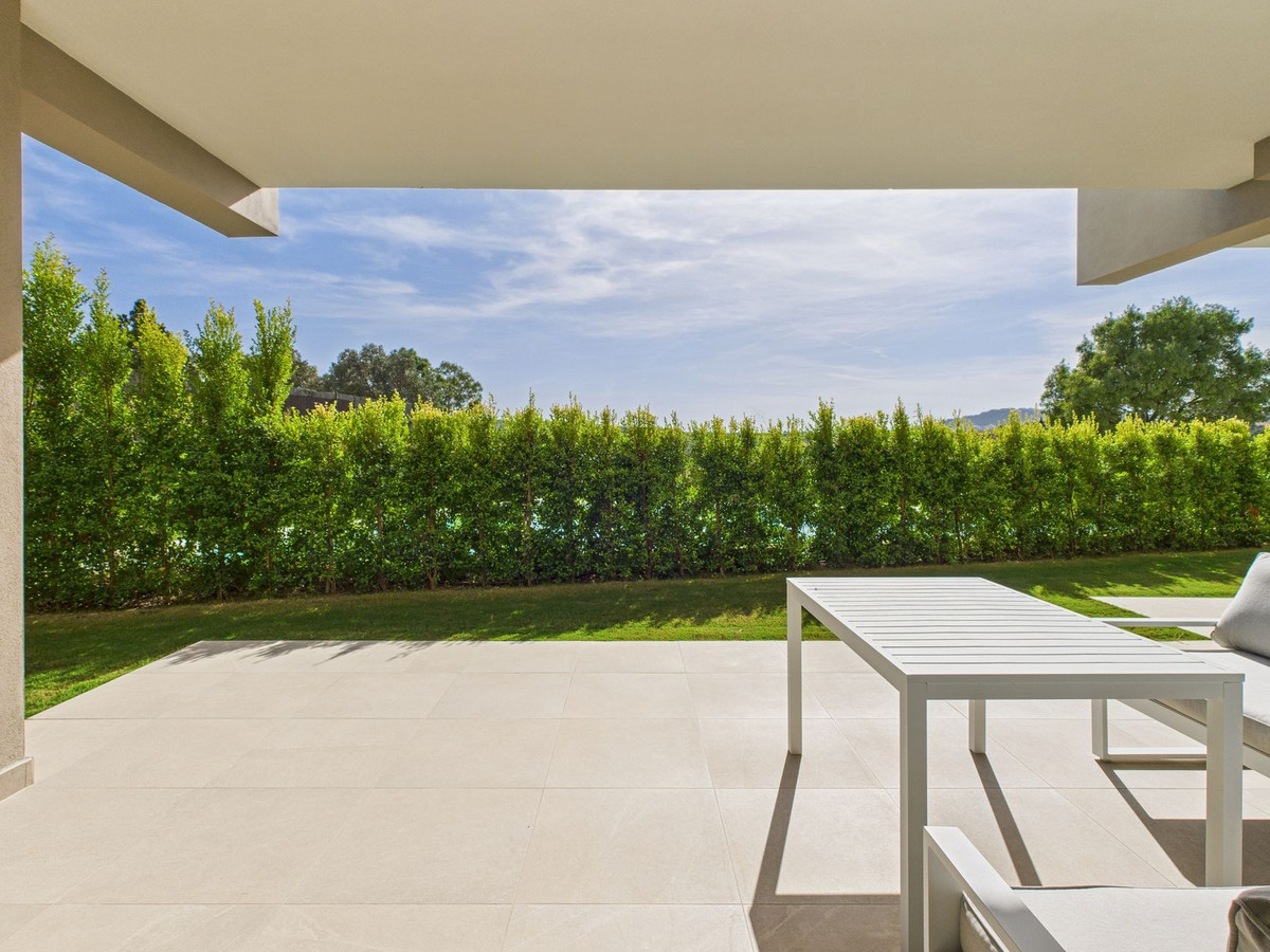 2 Bed Apartment for sale in Estepona Costa Del Sol, Málaga, Spain