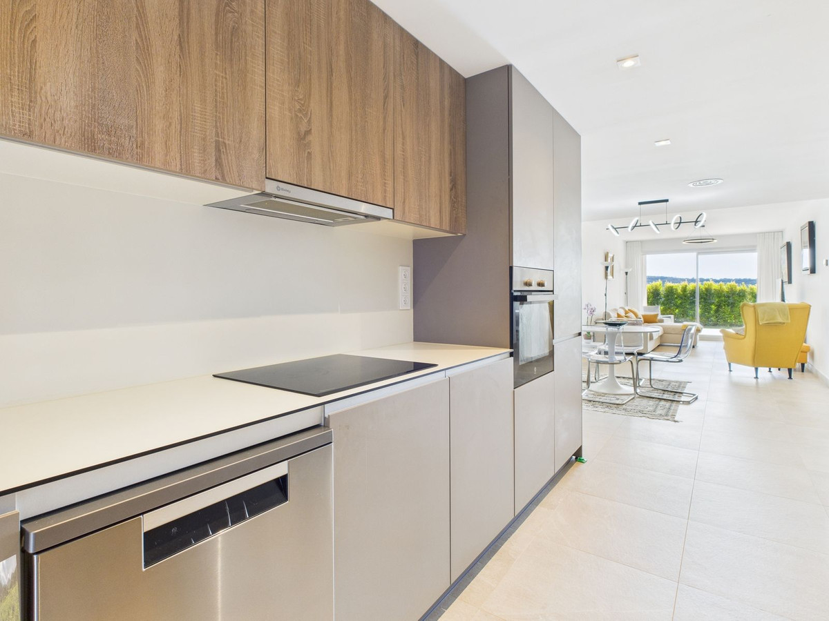 2 Bed Apartment for sale in Estepona Costa Del Sol, Málaga, Spain