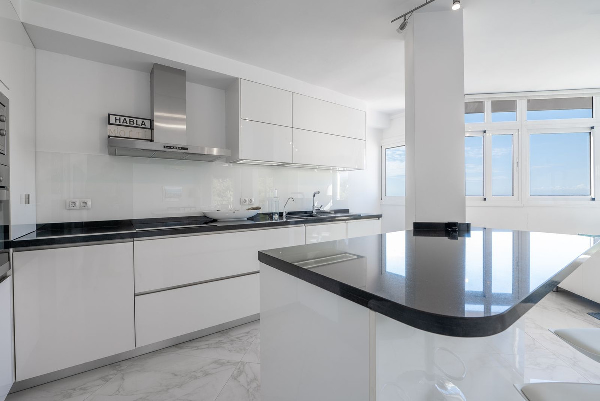 2 Bed Apartment for sale in Marbella Costa Del Sol, Málaga, Spain
