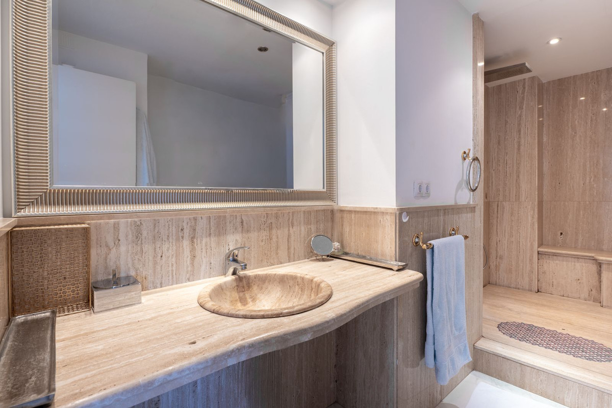2 Bed Apartment for sale in Marbella Costa Del Sol, Málaga, Spain