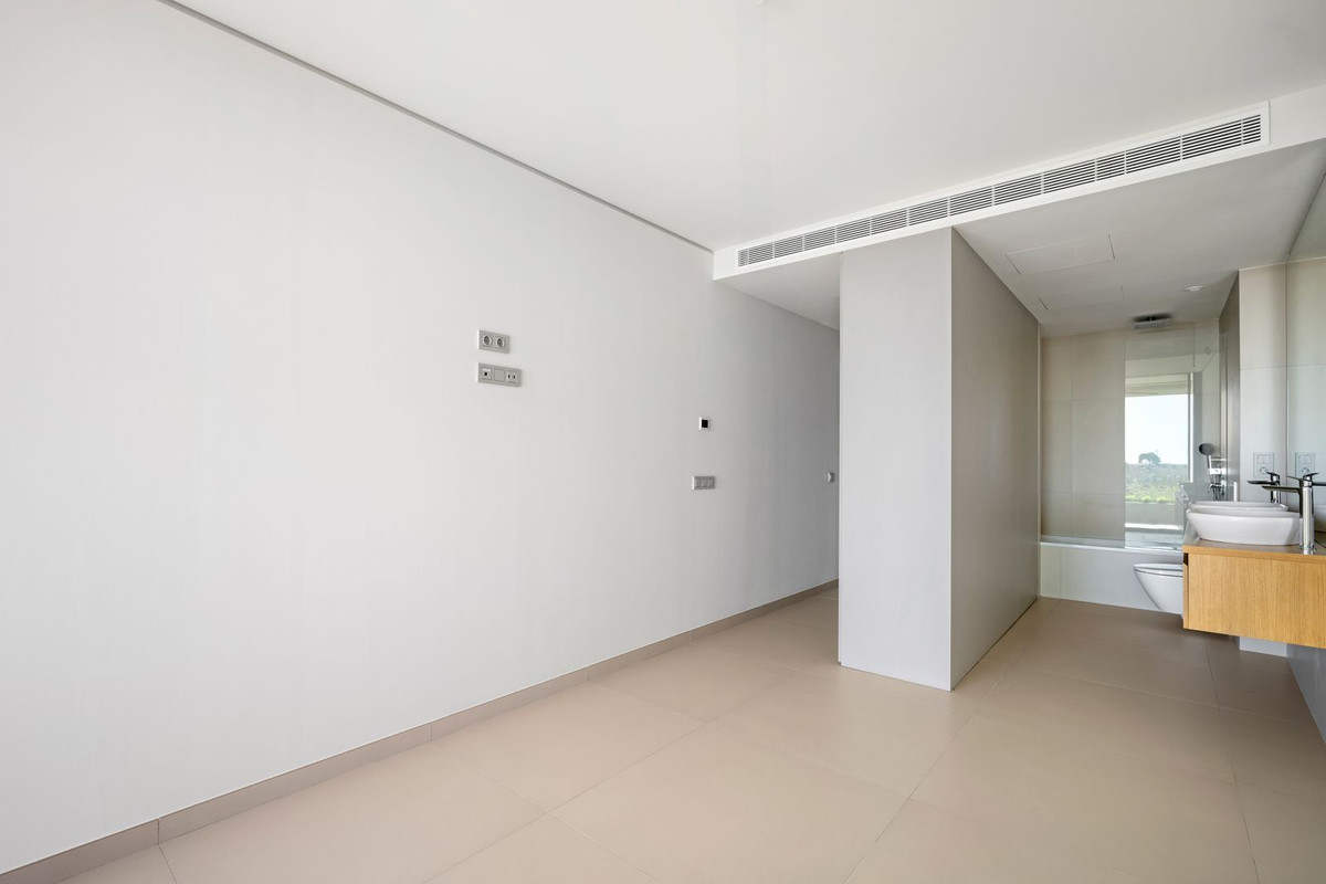 2 Bed Apartment for sale in Fuengirola Costa Del Sol, Málaga, Spain