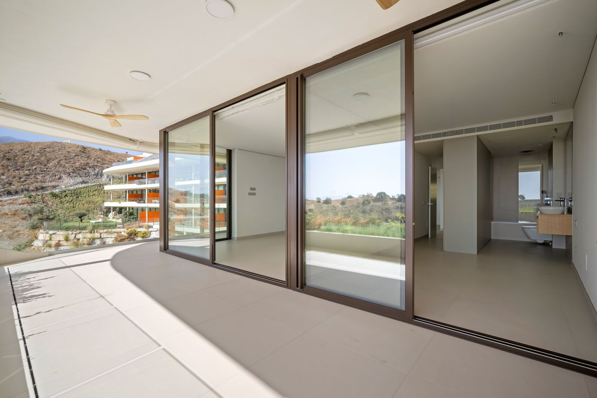 2 Bed Apartment for sale in Fuengirola Costa Del Sol, Málaga, Spain