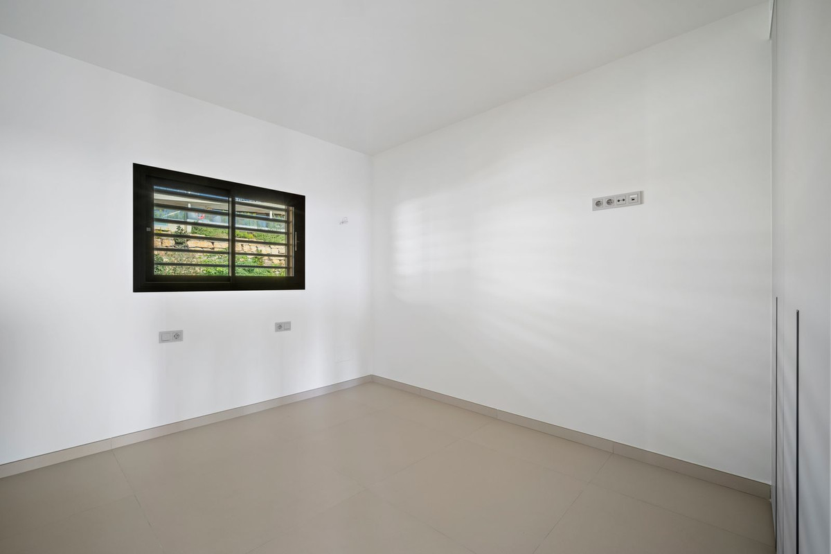 2 Bed Apartment for sale in Fuengirola Costa Del Sol, Málaga, Spain