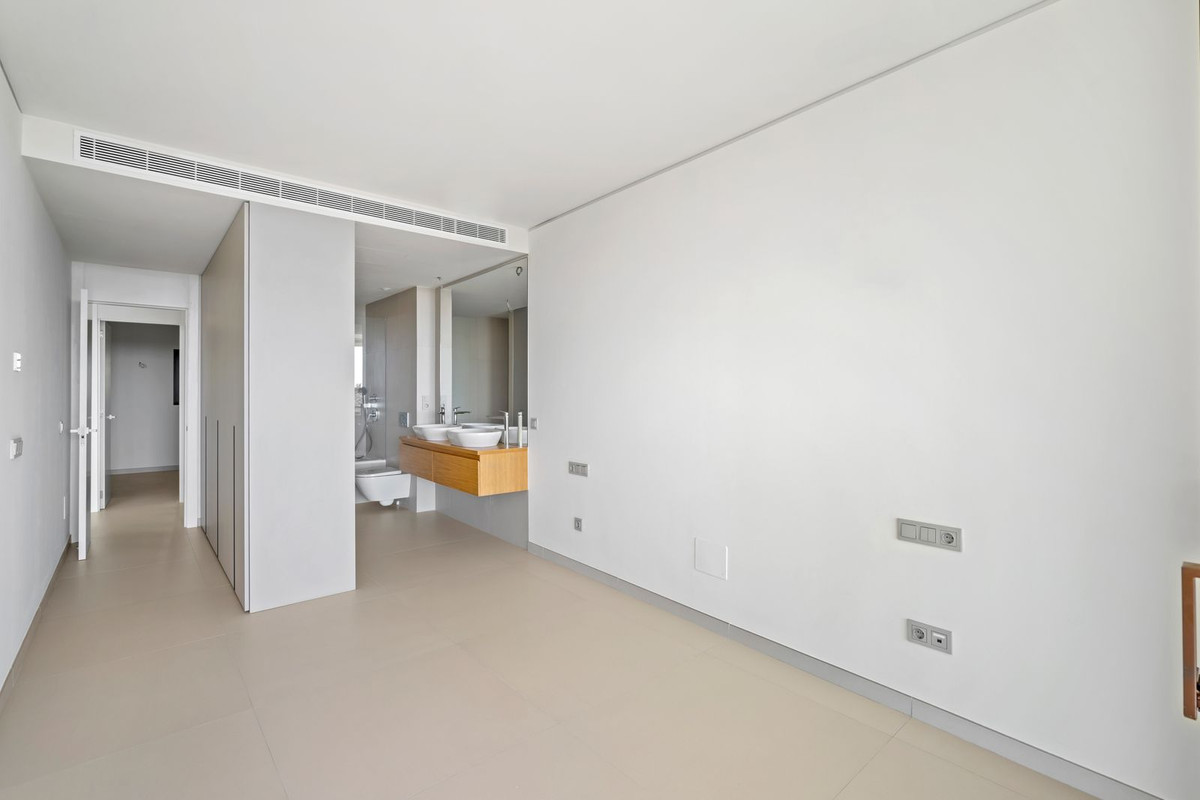 2 Bed Apartment for sale in Fuengirola Costa Del Sol, Málaga, Spain