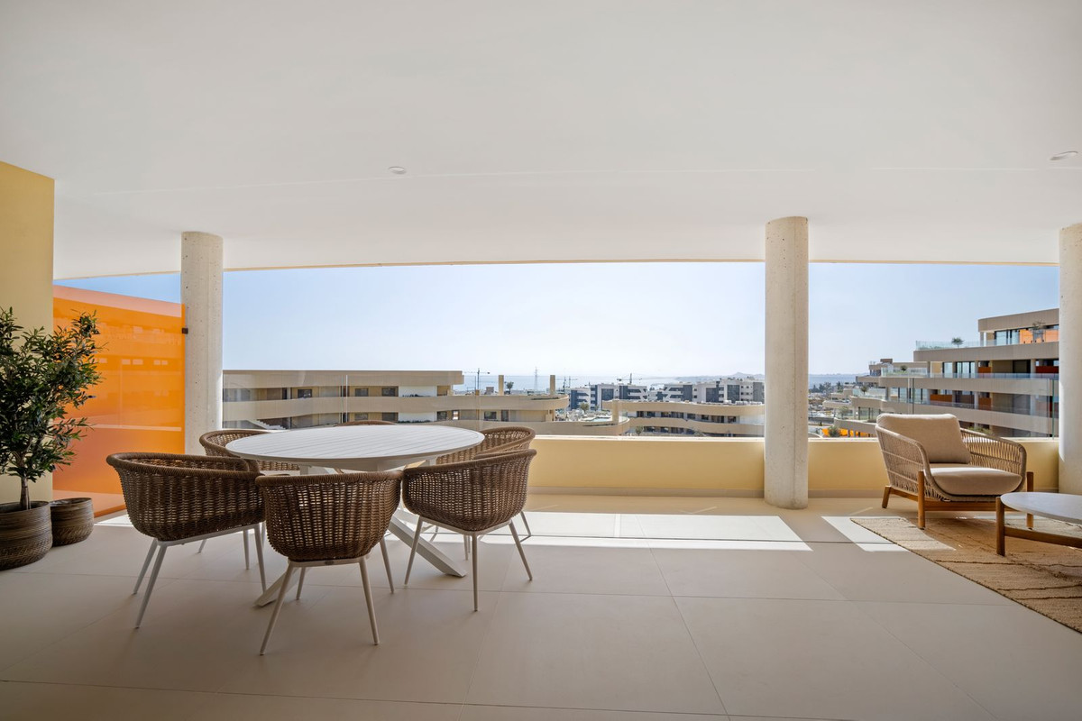 3 Bed Apartment for sale in Fuengirola Costa Del Sol, Málaga, Spain