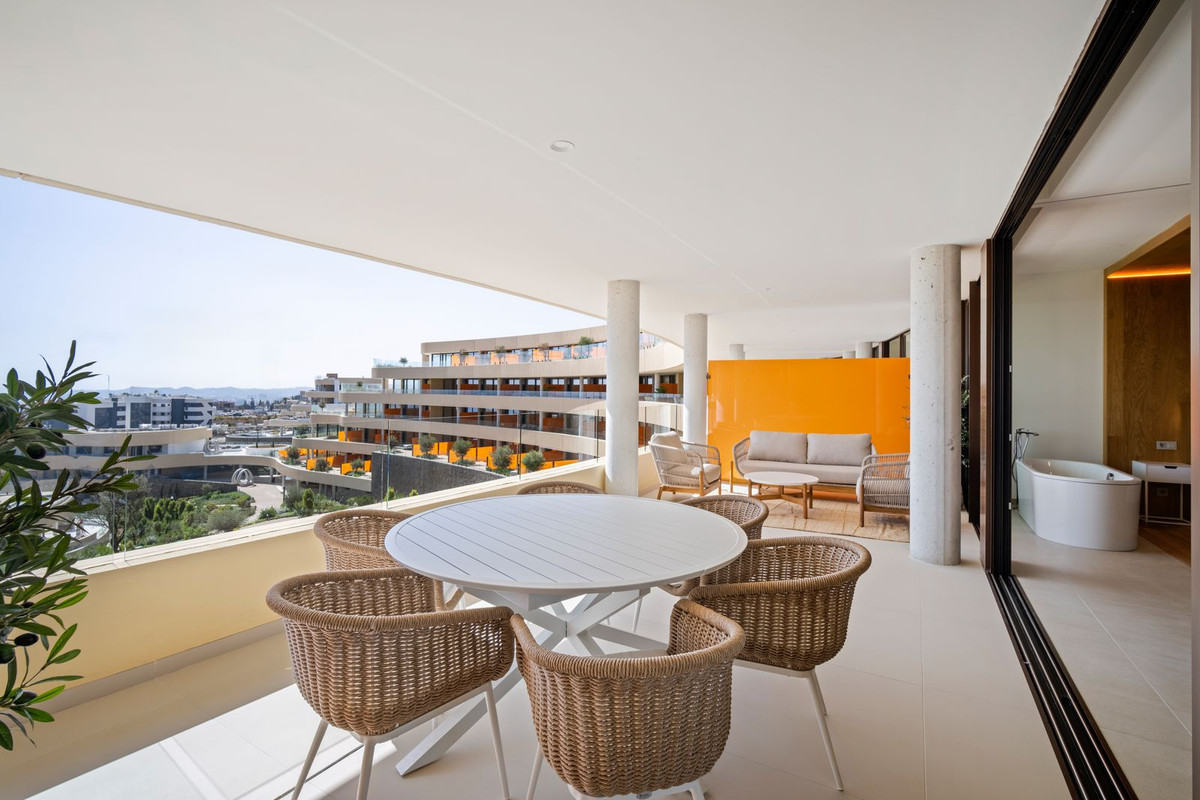 3 Bed Apartment for sale in Fuengirola Costa Del Sol, Málaga, Spain