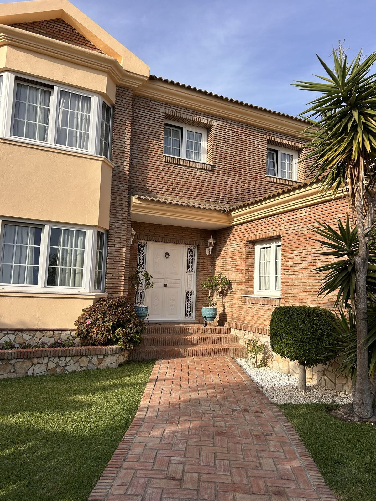 Se vende Villa - Chalet de 4 dormitorios en Costa Del Sol, Cadiz, España