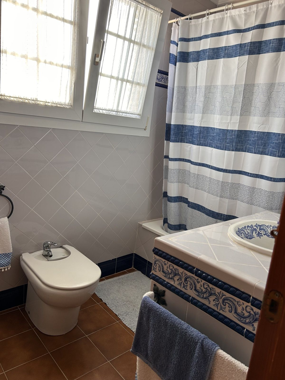 Se vende Villa - Chalet de 4 dormitorios en Costa Del Sol, Cadiz, España
