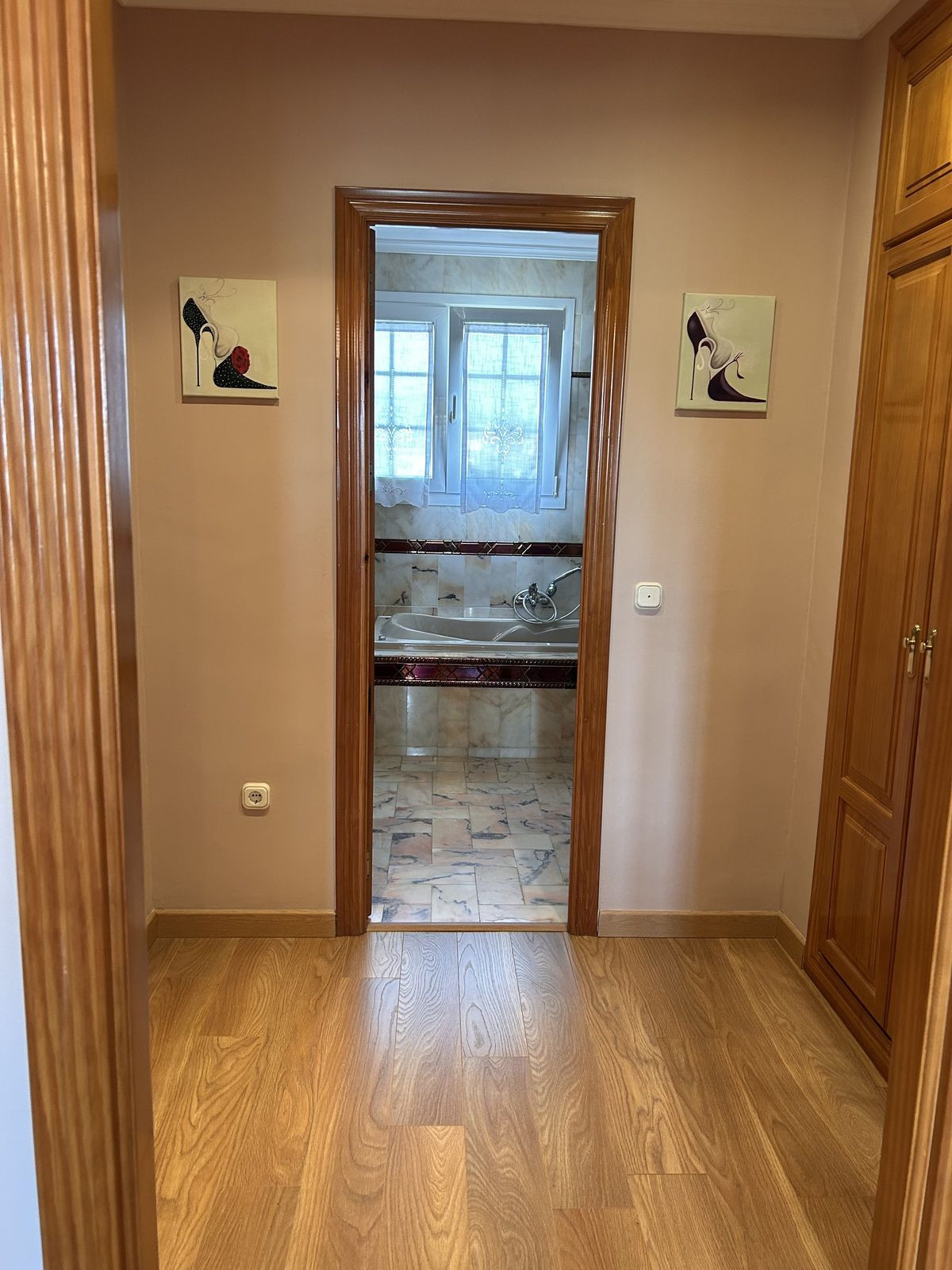 Se vende Villa - Chalet de 4 dormitorios en Costa Del Sol, Cadiz, España