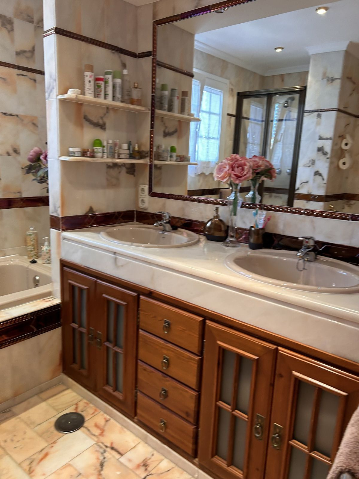 Se vende Villa - Chalet de 4 dormitorios en Costa Del Sol, Cadiz, España