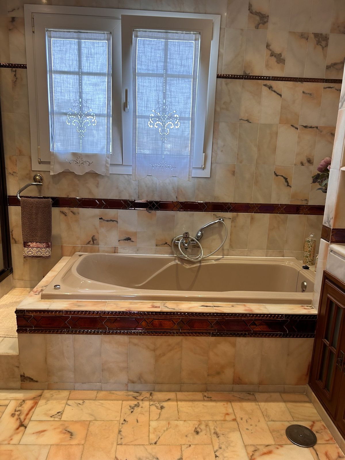 Se vende Villa - Chalet de 4 dormitorios en Costa Del Sol, Cadiz, España