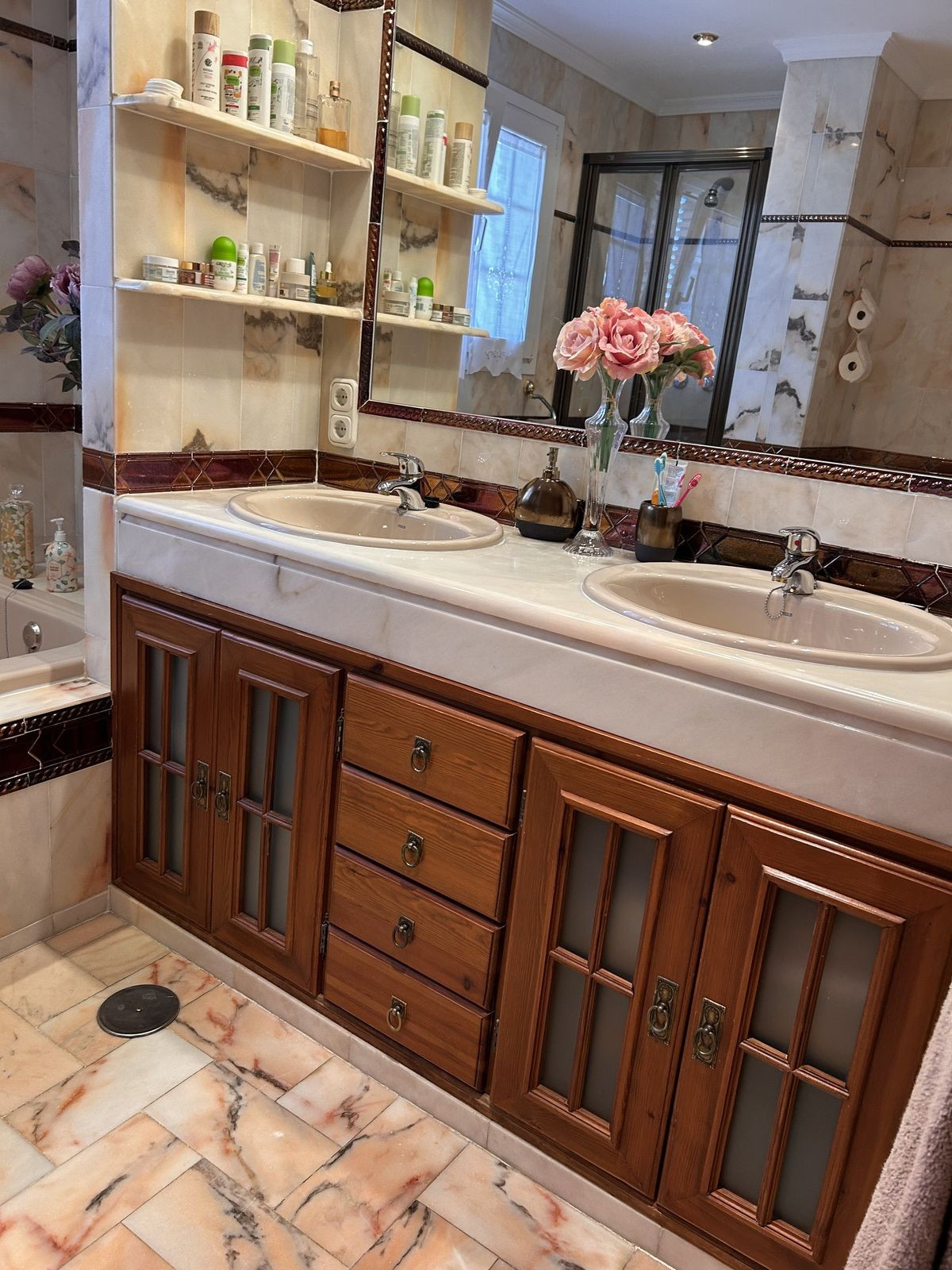 Se vende Villa - Chalet de 4 dormitorios en Costa Del Sol, Cadiz, España