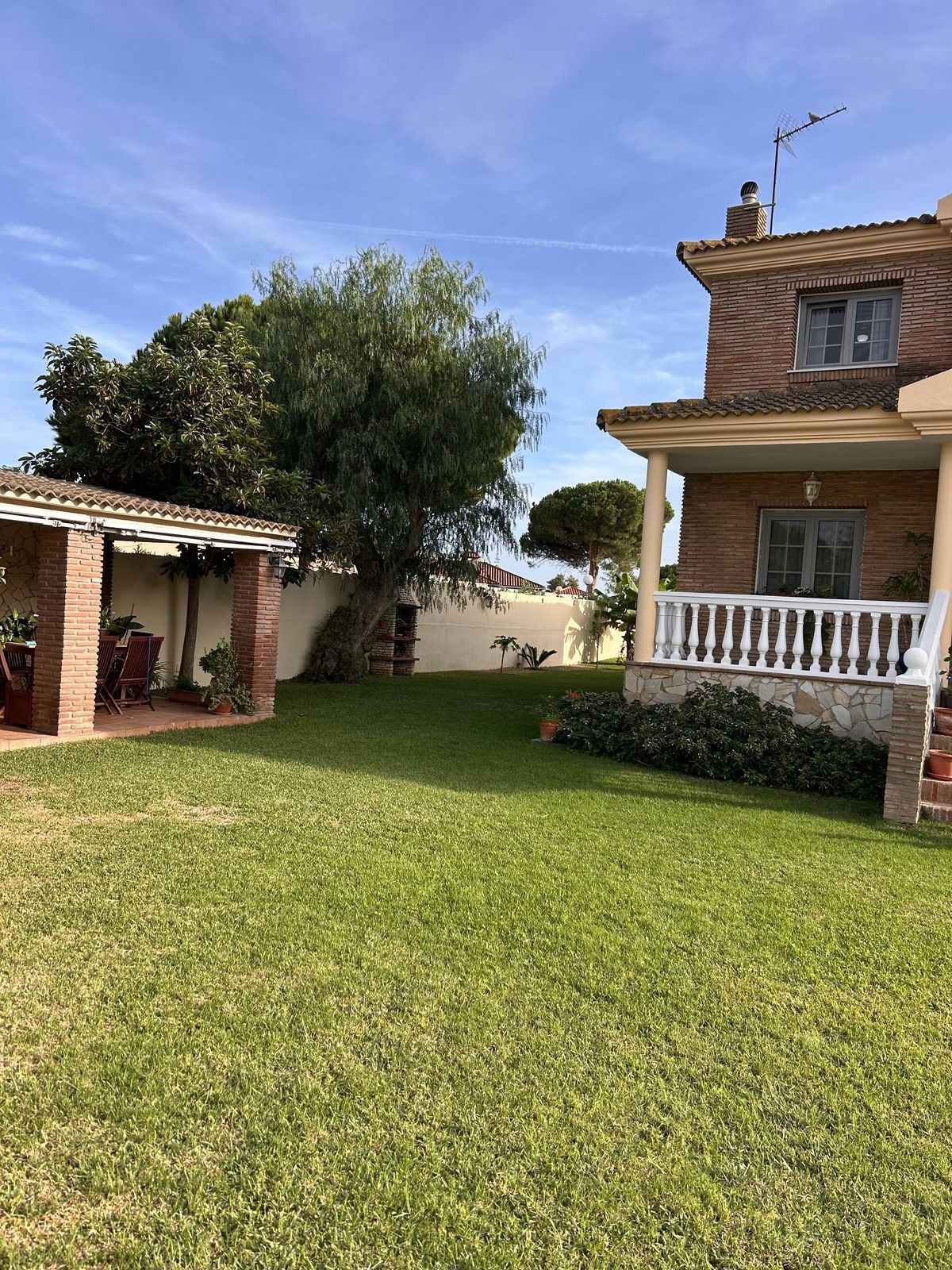 Se vende Villa - Chalet de 4 dormitorios en Costa Del Sol, Cadiz, España