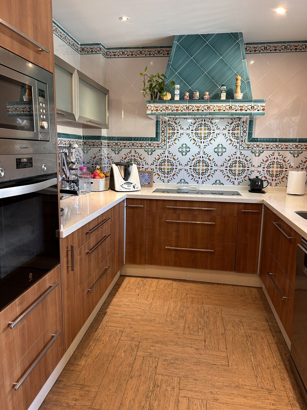Se vende Villa - Chalet de 4 dormitorios en Costa Del Sol, Cadiz, España
