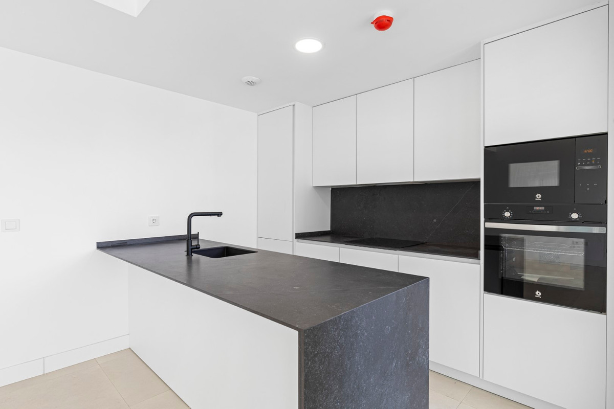 3 Bed Apartment for sale in Fuengirola Costa Del Sol, Málaga, Spain