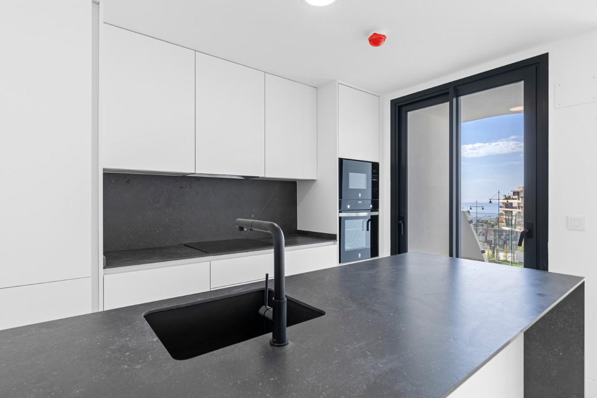 3 Bed Apartment for sale in Fuengirola Costa Del Sol, Málaga, Spain