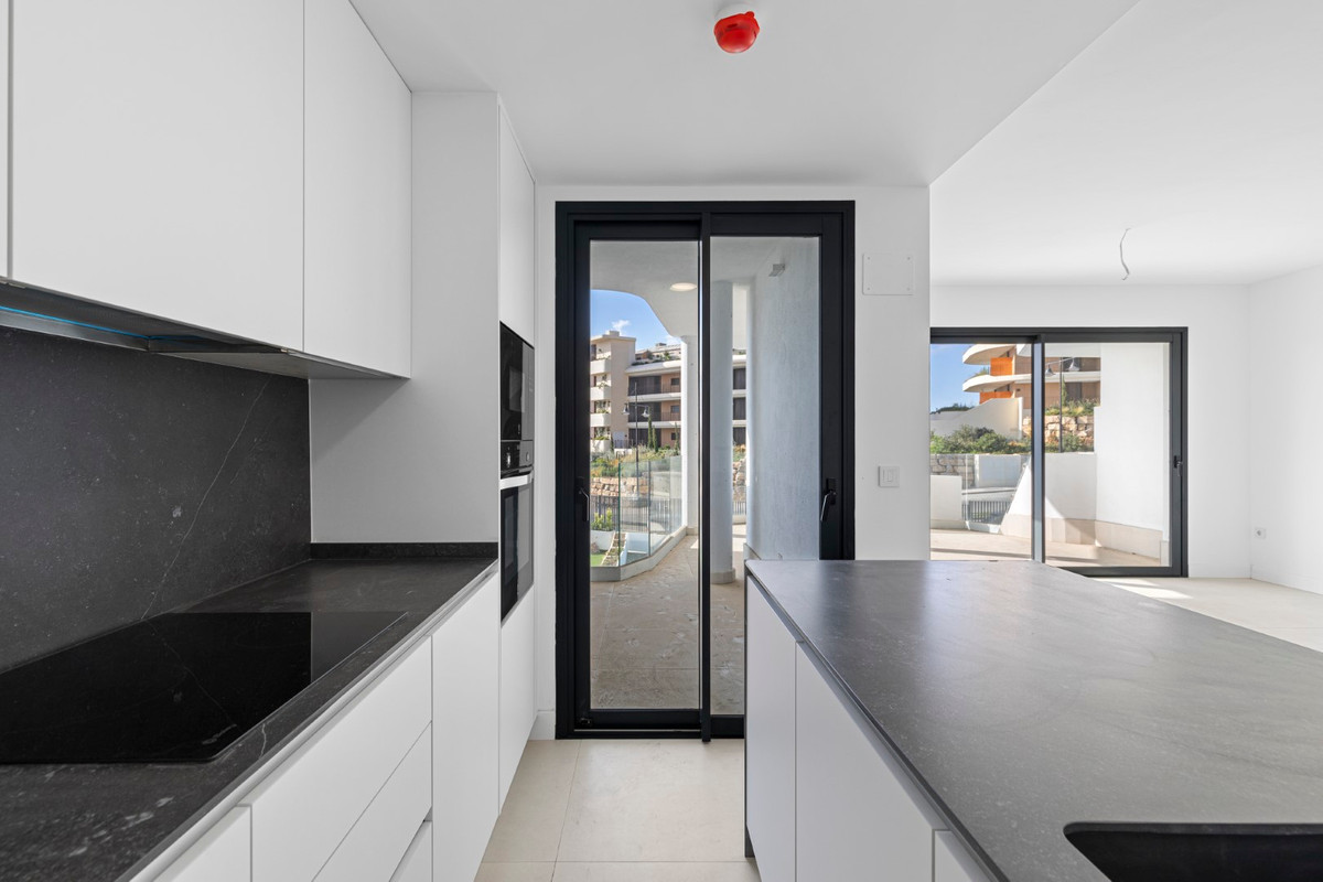 3 Bed Apartment for sale in Fuengirola Costa Del Sol, Málaga, Spain