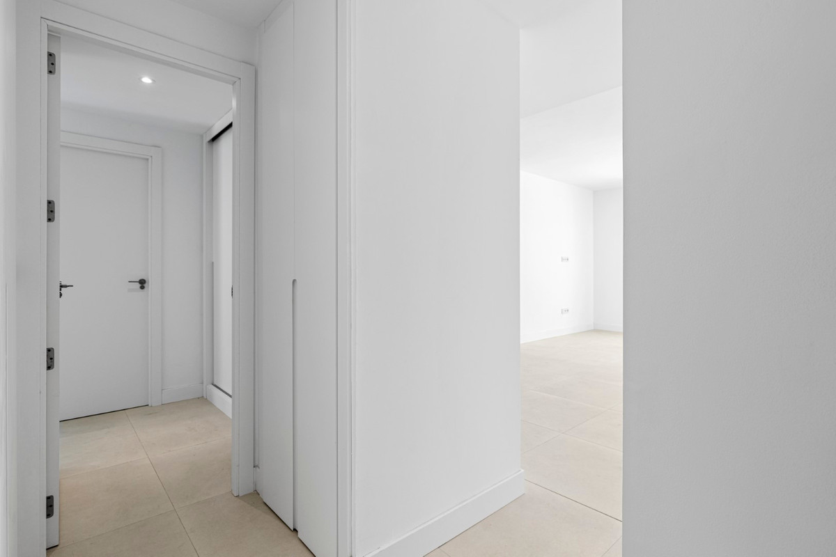 3 Bed Apartment for sale in Fuengirola Costa Del Sol, Málaga, Spain