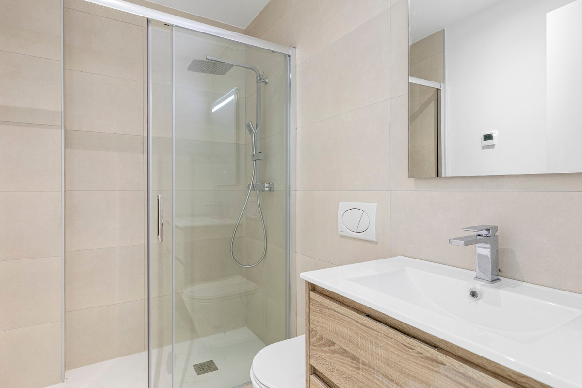 3 Bed Apartment for sale in Fuengirola Costa Del Sol, Málaga, Spain