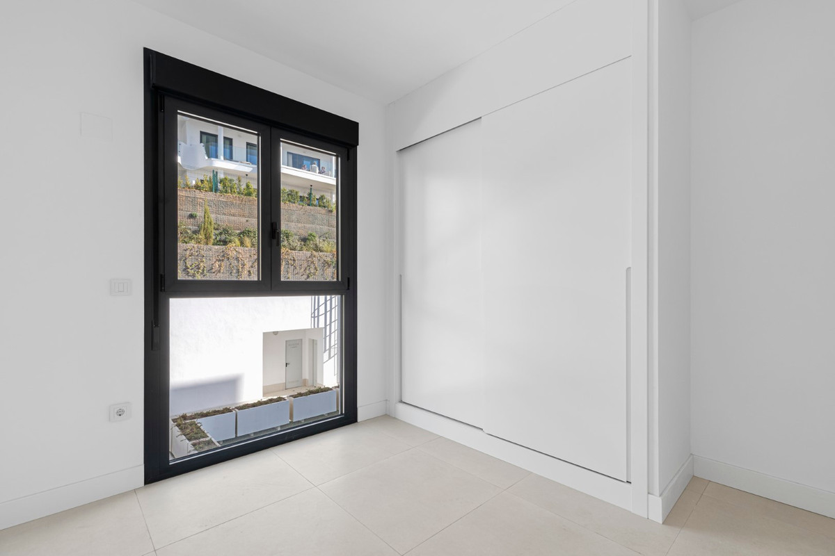 3 Bed Apartment for sale in Fuengirola Costa Del Sol, Málaga, Spain