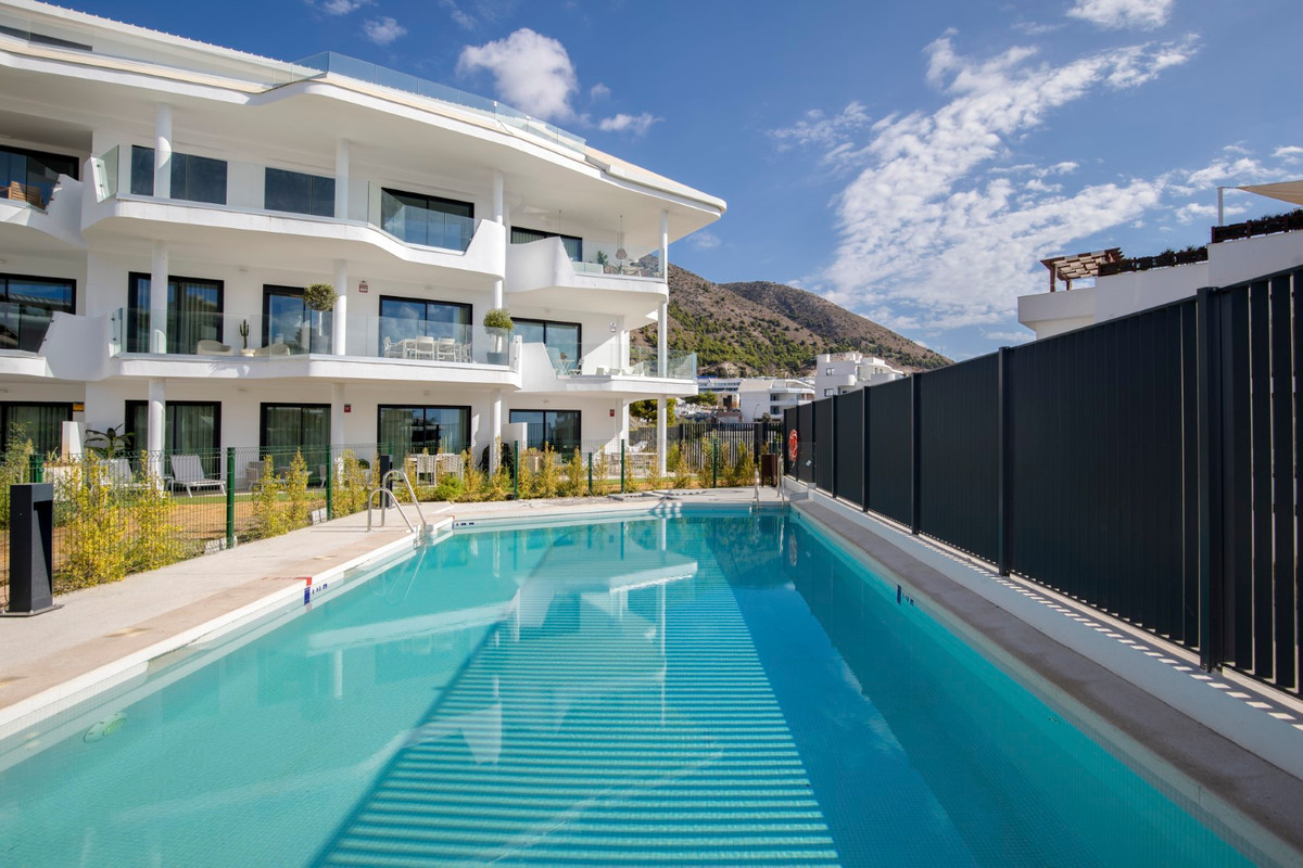 3 Bed Apartment for sale in Fuengirola Costa Del Sol, Málaga, Spain