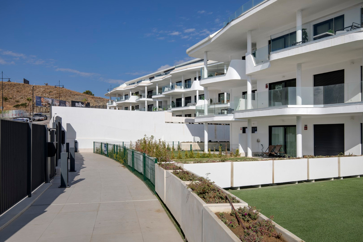 3 Bed Apartment for sale in Fuengirola Costa Del Sol, Málaga, Spain
