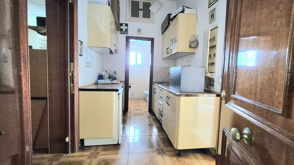 Se vende Local comercial  en Costa Del Sol, Málaga, España