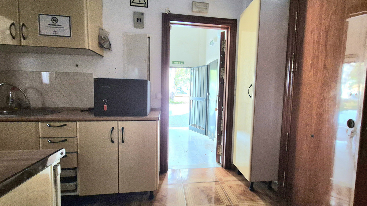 Se vende Local comercial  en Costa Del Sol, Málaga, España